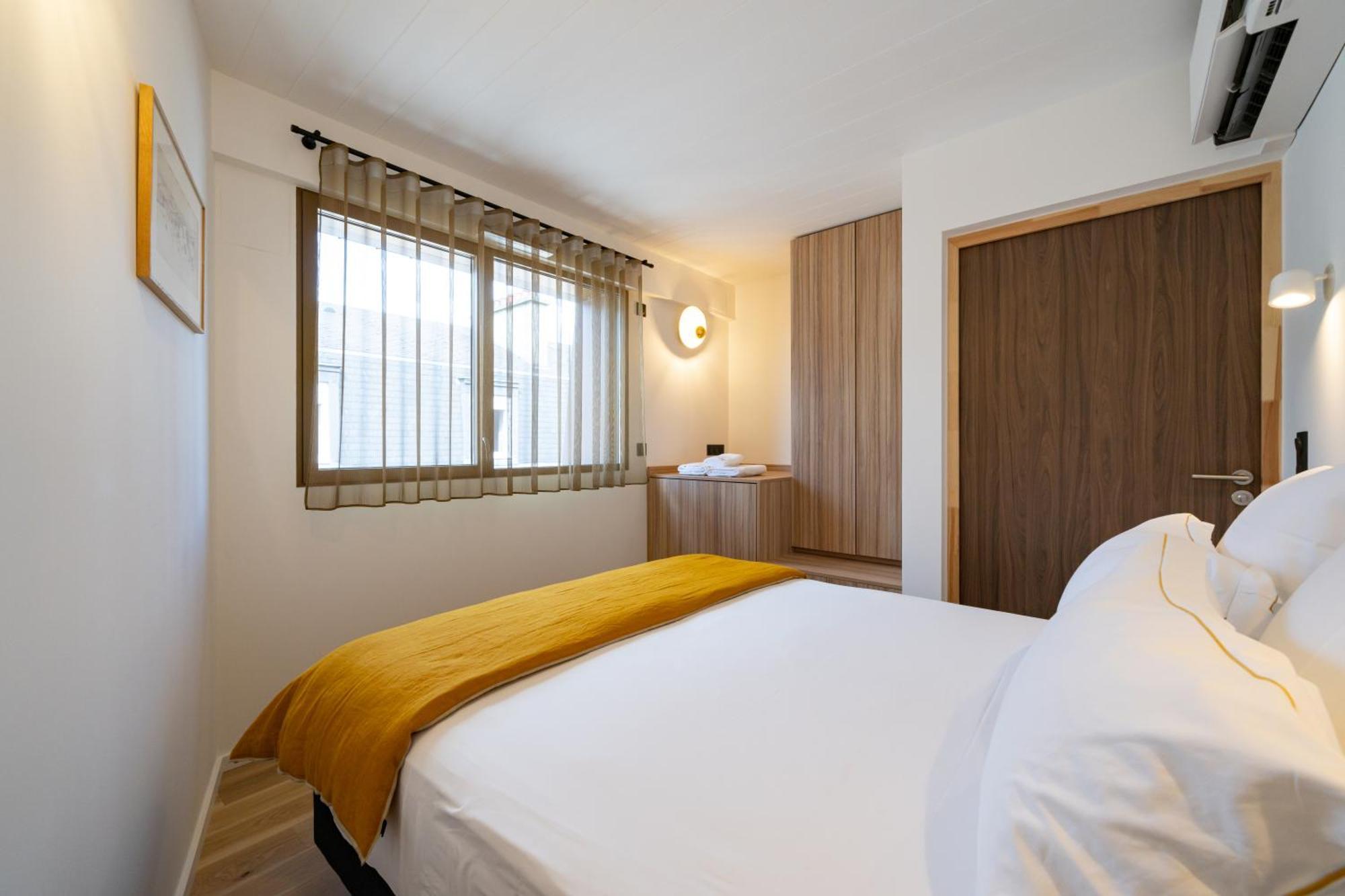 Les Suites 7 Anges - Parking, Vue Cathedrale & Centre Historique Reims Exterior foto